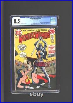 Wonder Woman 204 CGC 8.5 Wonder Woman Returns To Old Costume 1973